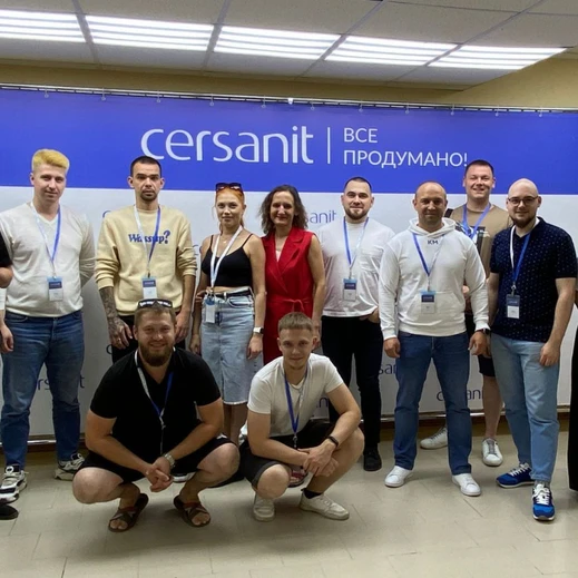«Впечатляет размах»: Cersanit показывает партнёрам производство