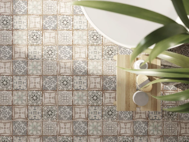 MAJOLICA